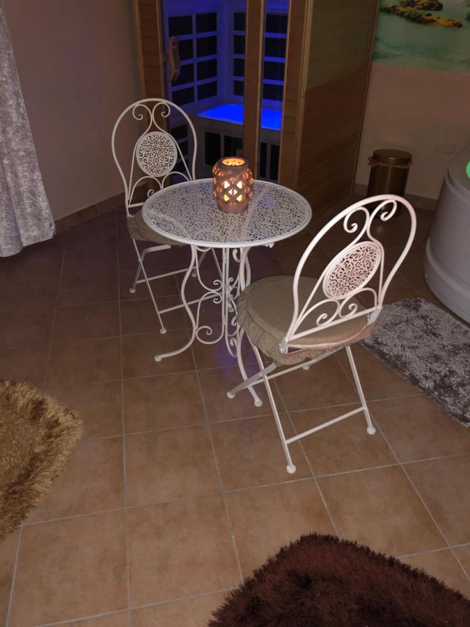 Couette-café Avec 3 chambre